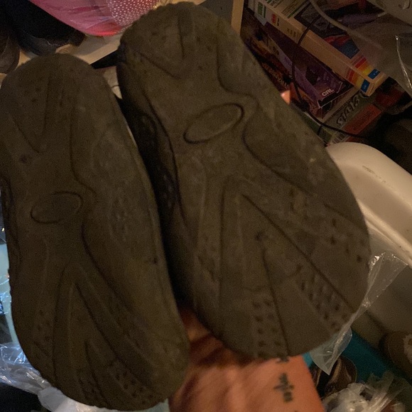 2 pairs of blue and black, brown and beige water shoes - Picture 5 of 7